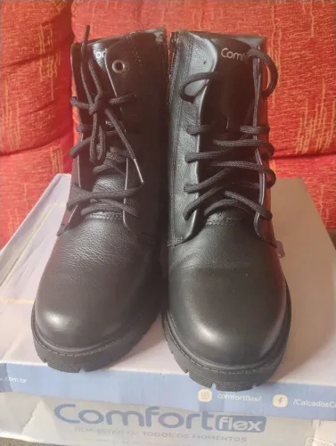 Bota Comfortflex nova número 35 peça de mostruário 