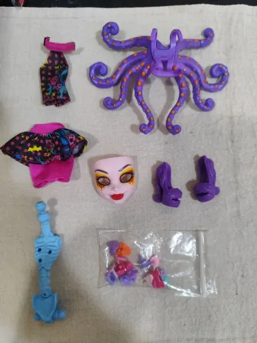 (vendendo separado) Acessórios e peças de Inner Monster - Monster High