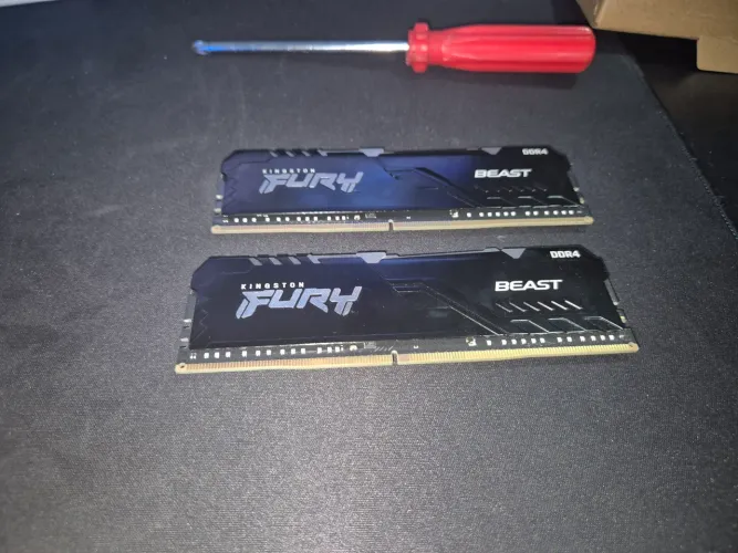 Memória RAM 32gb (2x16gb) DDR4 3200mhz CL16 Kingston Fury RGB