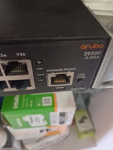 Switche Aruba POE 
