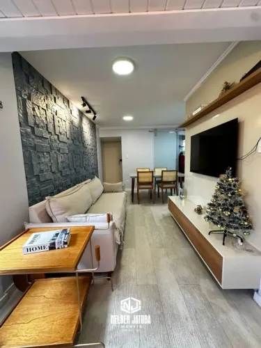 Apartamento reformado em Jatiúca 3 quartos, 1 suíte, 73m², excelente ventilação