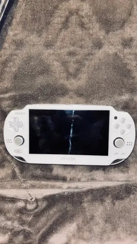 Título: PS Vita OLED PCH-1000 Crystal White ? Impecável / Pouquíssimo Uso / 100%