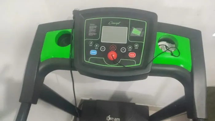 Esteira Elétrica Ergométrica Concept 2.5 Dream Fitness Com Inclinação Dobrável Residencial