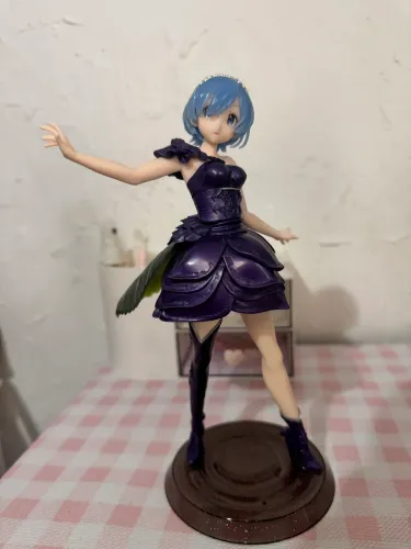 Rem Dinatch Couture