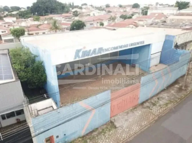 Galpão à Venda e locação com 600 m² de construção no Jardim Eulina em Campinas, SP.