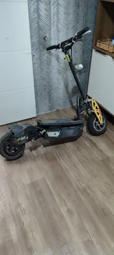 Patinete elétrico está com  a controladora queimada .pra quem quiser arrumar ou tirar pc