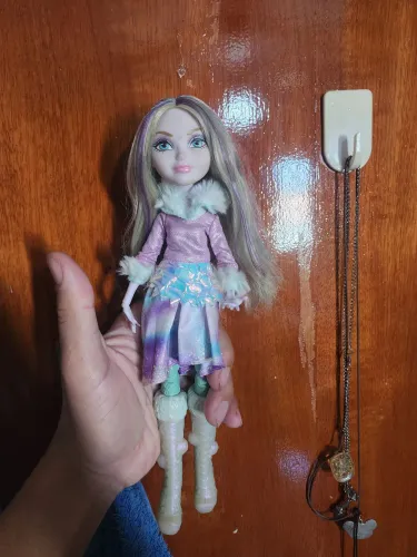 Ever  after high boneca 