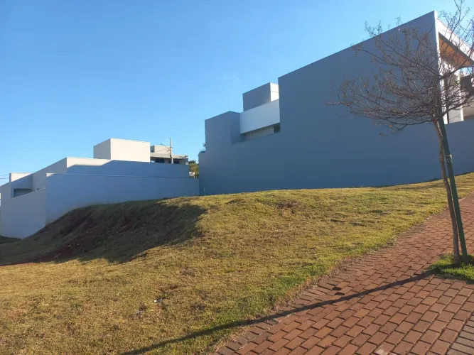 Terreno à Venda no Vivere Parc. Condomínio Resort em Apucarana
