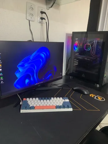 ? PC GAMER COMPLETO + MONITOR 144 Hz + MESA E CADEIRA GAMER