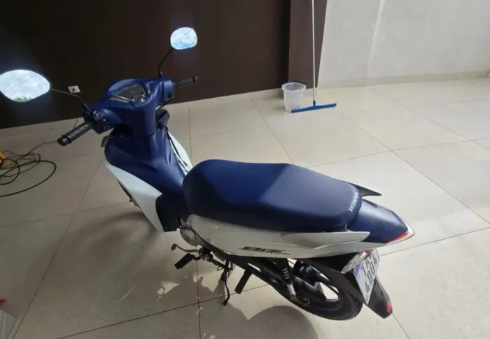 Vendo essa linda Honda biz 2020