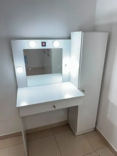 Penteadeira Camarim com Espelho Iluminação 1 Gaveta 1 Porta