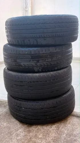 Pneus usados em ótimo estado