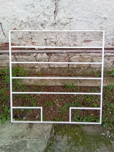 Grade estilo tijolinho para janela de médio porte
