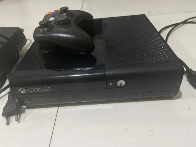 Xbox 360 Desbloqueado + 2 controles