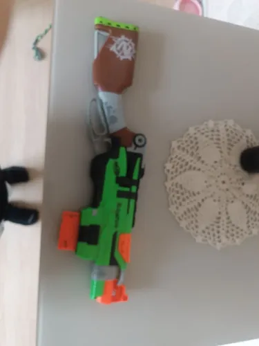 Nerf Zombie Slingfire Usado