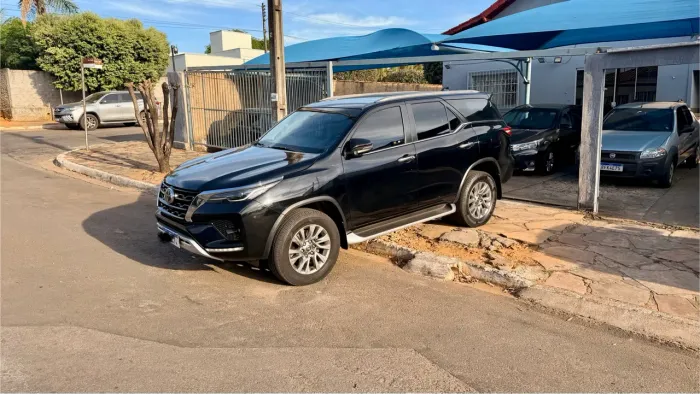 Toyota Hilux SW4 SRX 4X4 2.8 TDI 16V Dies. Aut. 2021