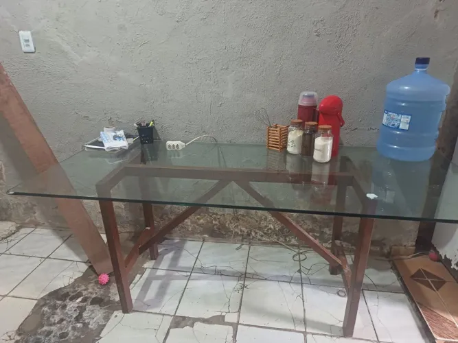 Vendo mesa de vidro com base