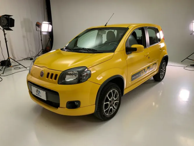 Fiat Uno Sporting 1.4 EVO Fire Flex 8V 4P 2012