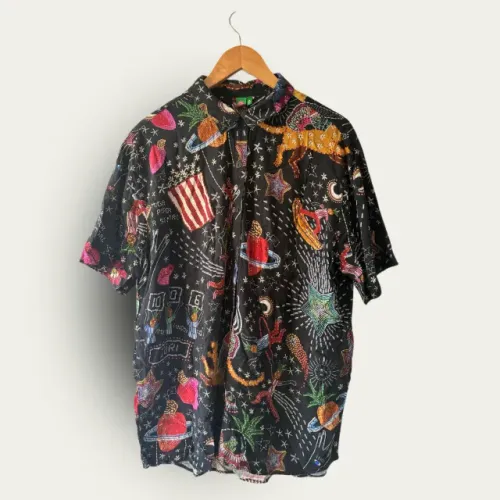 Camisa Farm Rio G - Estampa Cósmica Preta - Ótimo Estado