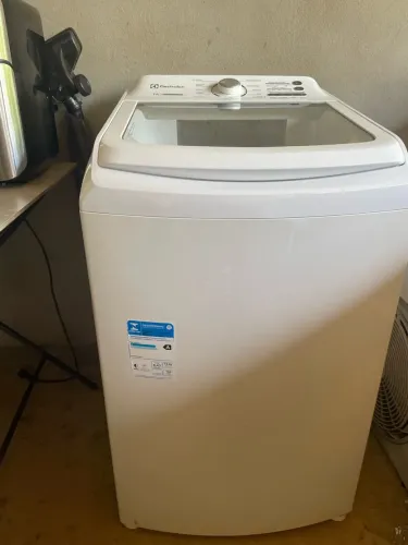 Máquina de lavar 12 kilos da marca Eletrolux