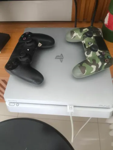 Playstation 4 Destravado Gonden Hen