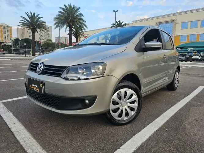 Volkswagen Fox 1.0 MI Total Flex 8V 5P 2014