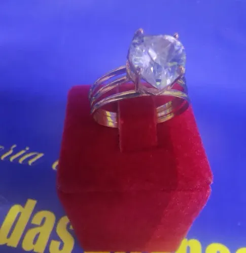 Anel Pedra Coração 8 mm 18 Kilates Peso 2.60 Gramas Aro 4 mm