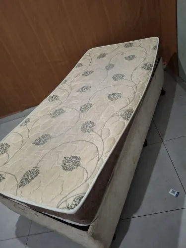 Cama Box × Colchão 300,00