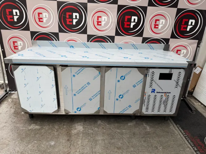 VENDO UM BALCÃO 3 PORTAS REFRIGERADO NOVO PROFISSIONAL