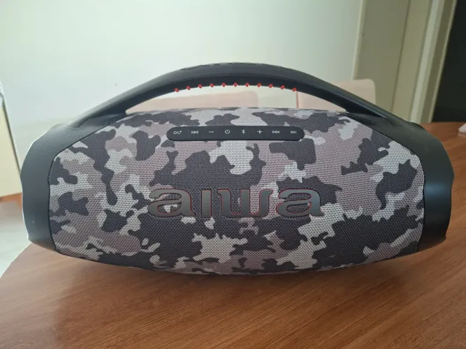 Caixa AIWA Boombox cor Camuflada, 200W e IP66.