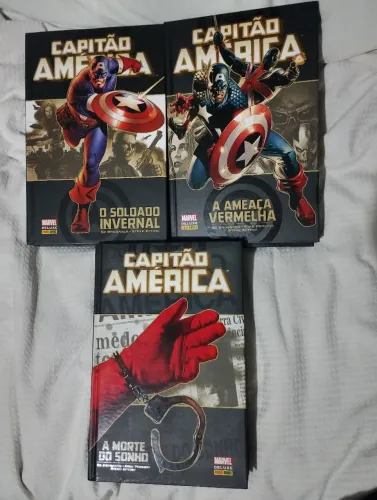 Coleção HQ Capitão América Marvel Deluxe Volumes 1 a 3 - Ed Brubaker - Panini