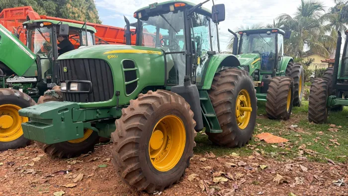 Trator JOHN DEERE 6180J