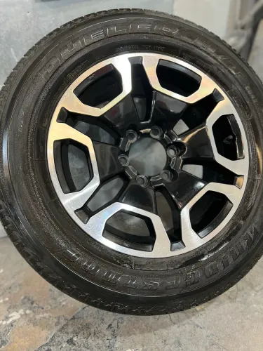 Pneu com roda Hilux aro 18 (unidade) 