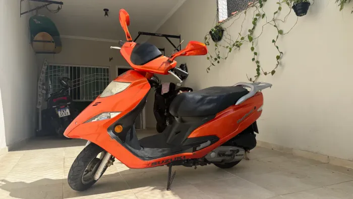 Burgman 125 laranja 2016