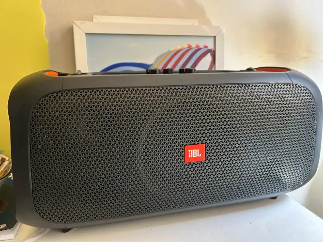 Caixa De Som Bluetooth Jbl Partybox On-the-go Essential