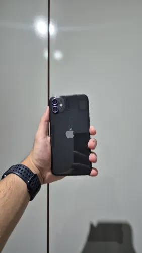 iPhone 11 64GB Preto - Tudo Funcionando, Ótimo Custo-Benefício