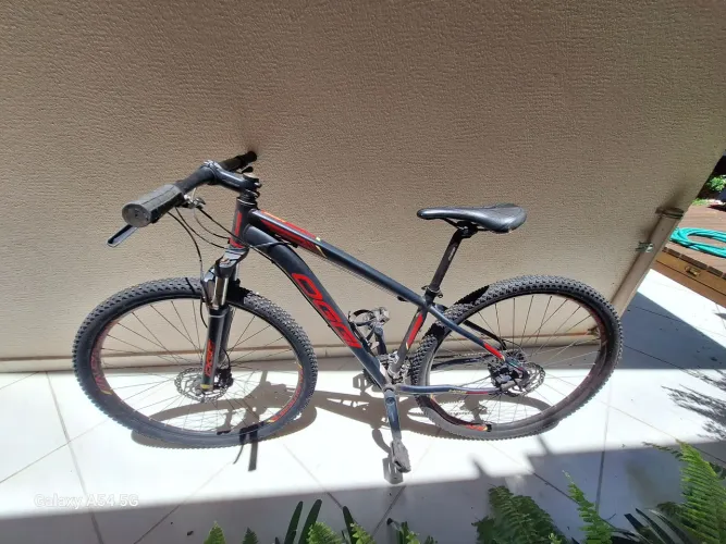 Bicicleta OGGI HACKER HDS ARO 29