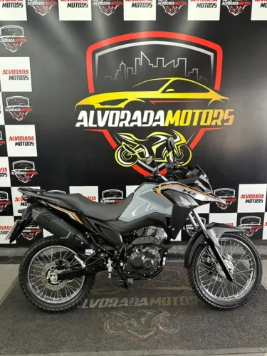 Xre 190 2025 10.300 km. Emplacada e com pronta entrega