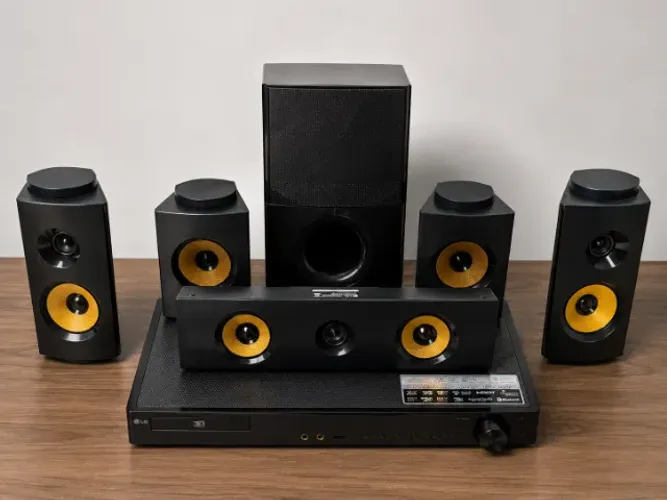 Home Theater LG LHB725W 1200W - Estado de Novo