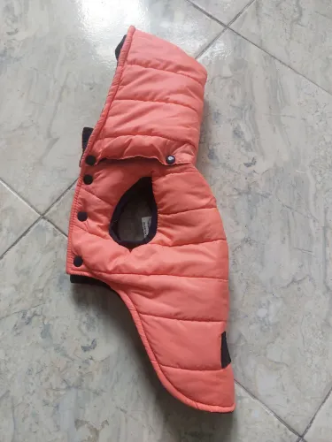 Roupa para cachorro.