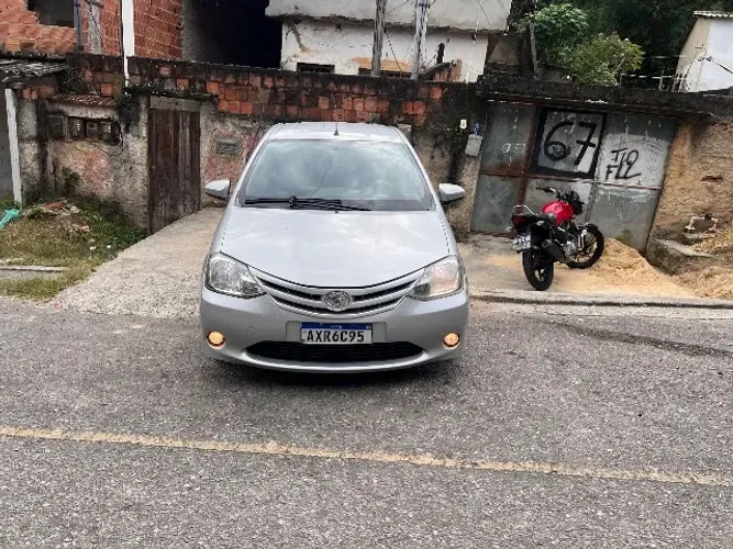 Toyota Etios XS Sedan 1.5 Flex 16V 4P Mec. 2014