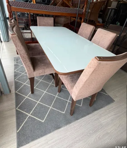 Mesa Jantar com 06 cadeiras impecável