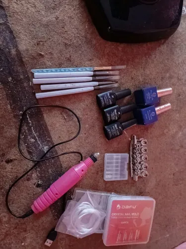 Kit de unha incompleto