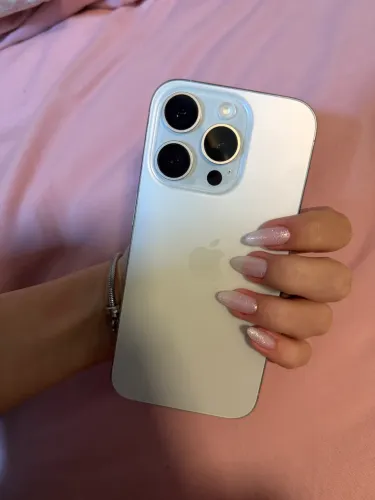 iPhone 15 pro 256gb usado