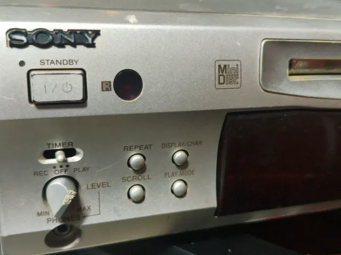 MD Minidisc Sony defeito não liga, retirada de peças