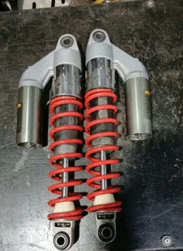 Suspensão a Gás SHOWA original. XR1200 - Serve em DYNA, SPORTSTER, TURING