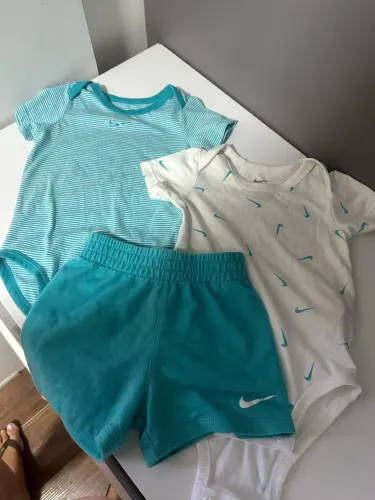 Kit Nike 2 body e bermuda original 9 meses
