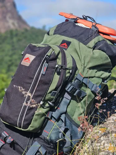 Mochila Cargueira Crampon Tech 68L expansível + mochila de ataque - Trilhas e Rumos