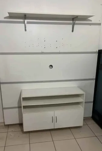 Painel com móvel mdf