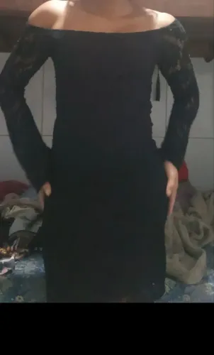 Vestido preto lindo, super elegante perfeito!<br>erfeito pra qualquer ocasi<br>Disponível ?